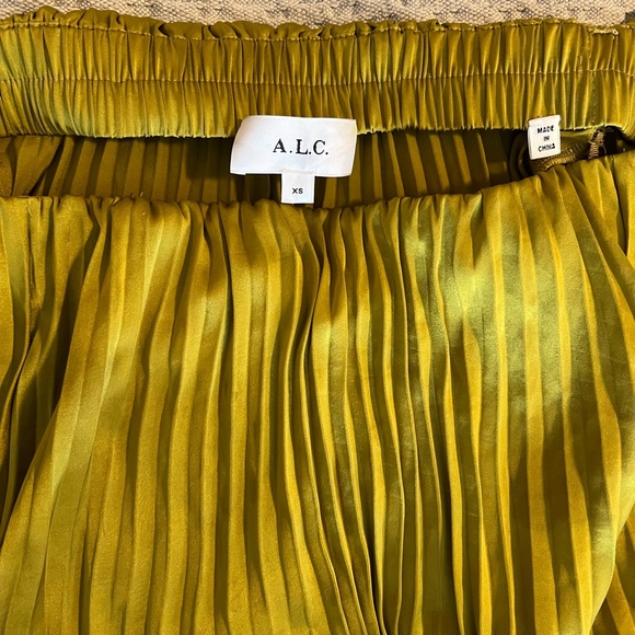 A.L.C. Sienna off the shoulder pleated dress - Picture 4 of 4